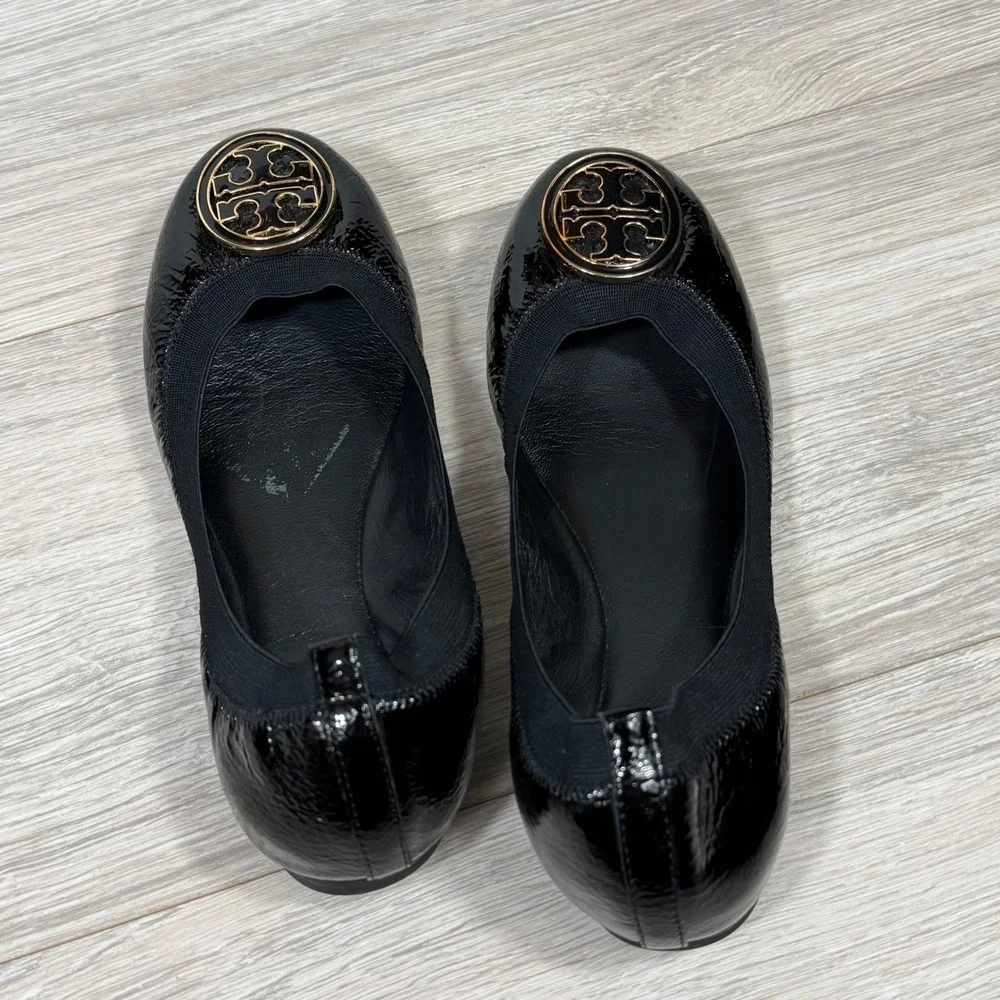 Tory Burch Caroline‎ Ballet Flats Black Patent Leather Gold Logo Size 6
